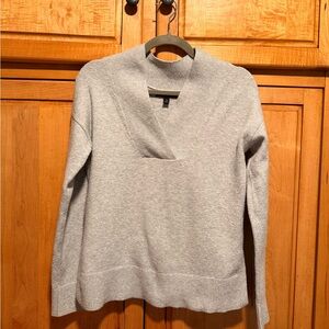 Banana Republic Light Gray Knit Top